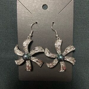 Hamilton Silver Earrings with Shell Pearl